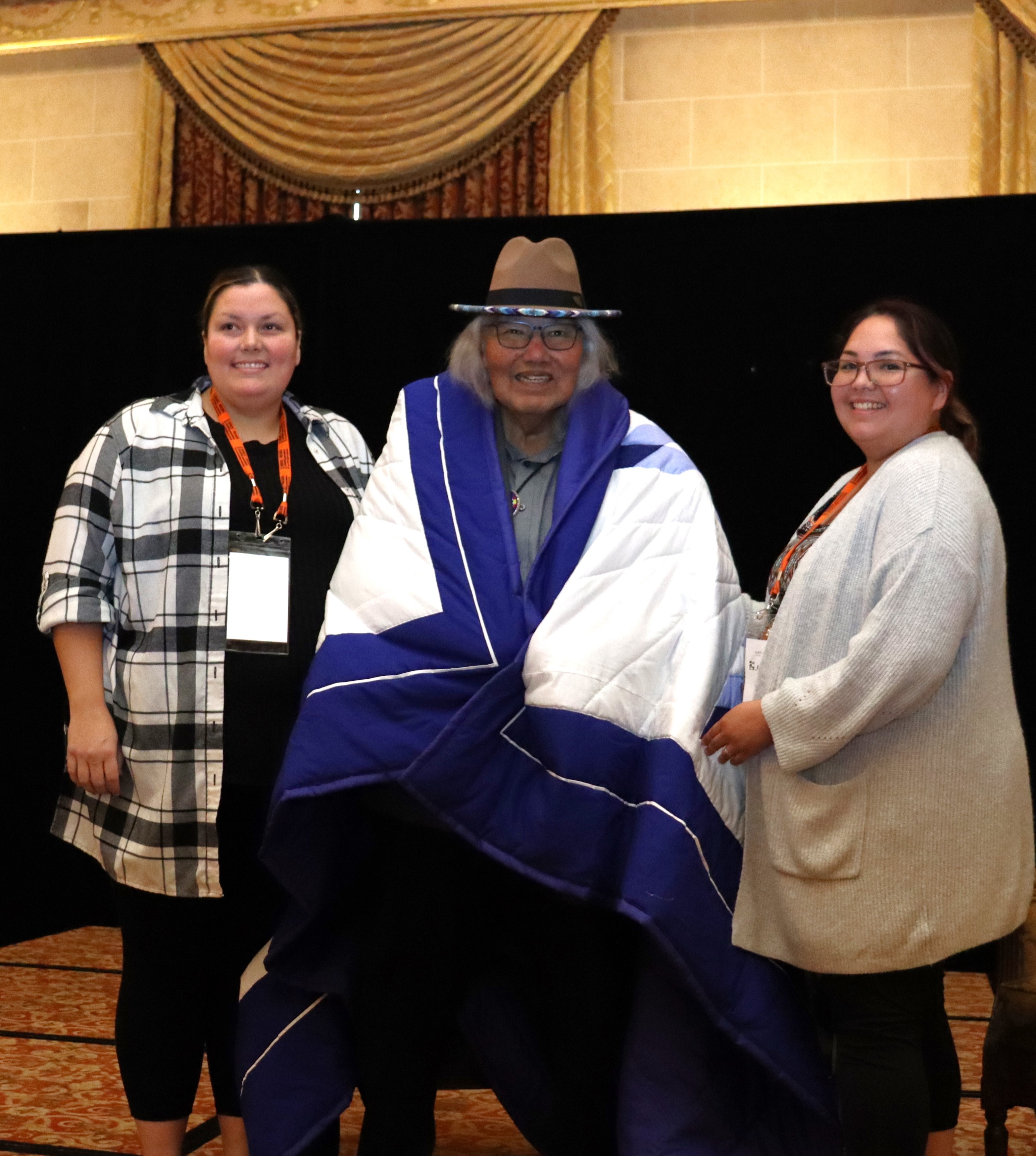 murray sinclair receiving star blanket 2023